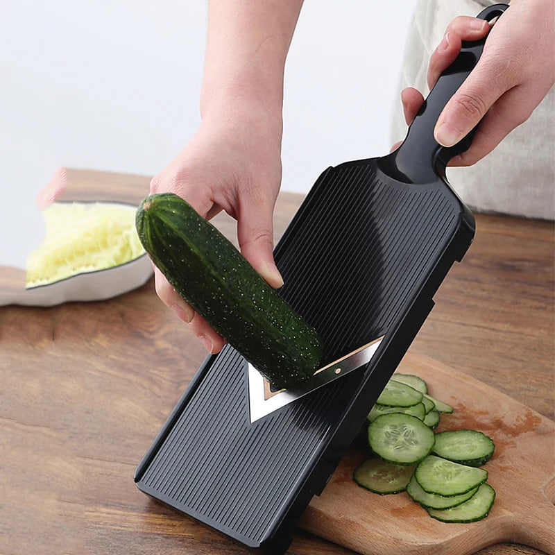 Premium Purple Cabbage Shredder & Slicer - Effortlessly Create Delicate Salad Shavings with this High-Quality Round Cabbage Grater – Vegetable Cutting Tool